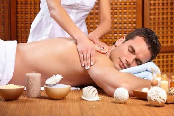 cách massage lưng đơn giản